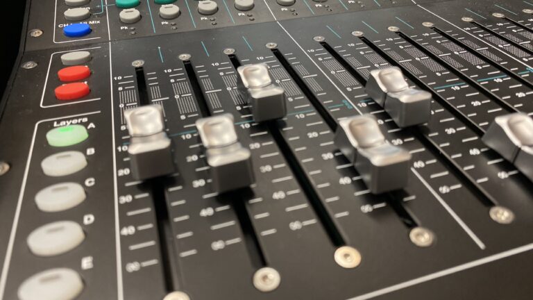Allen & Heath SQ5 close-up